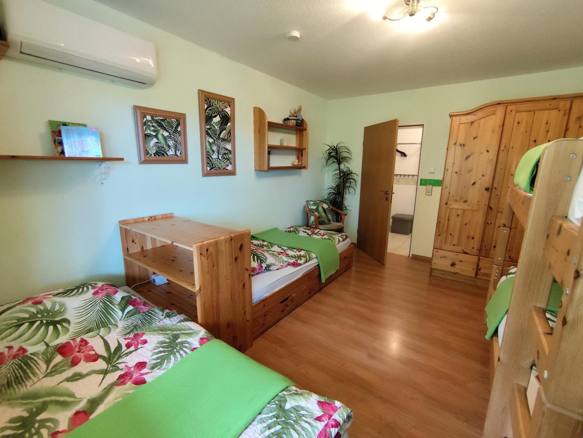 דירות Karsau Haus Am Oelberg מראה חיצוני תמונה
